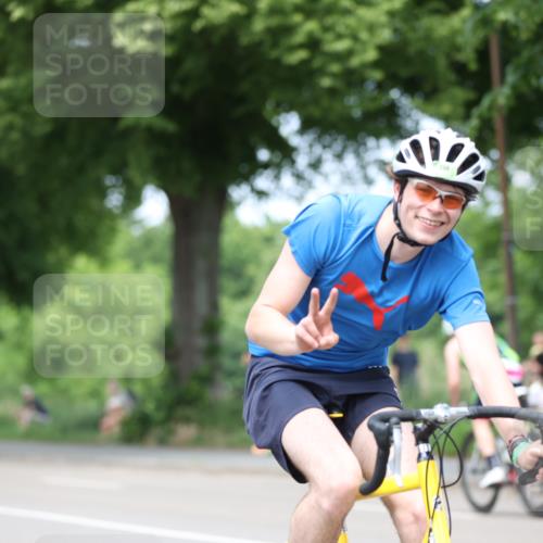 15.06.2025 - 7 Türme Triathlon Yannick Fuchs http://msf.ph/oto/7995129 15.06.2025 13:10:09 Radfahren 230, 553 meine-sportfotos.de