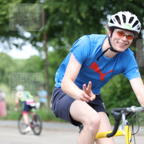 15.06.2025 - 7 Türme Triathlon Yannick Fuchs http://msf.ph/oto/7995131 15.06.2025 13:10:09 Radfahren 230, 553 meine-sportfotos.de