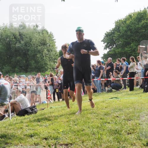 15.06.2025 - 27. Vierlanden-Triathlon KatJ http://msf.ph/oto/7995139 15.06.2025 09:55:03 Schwimmen 319, 326, 336, 344, 361 meine-sportfotos.de
