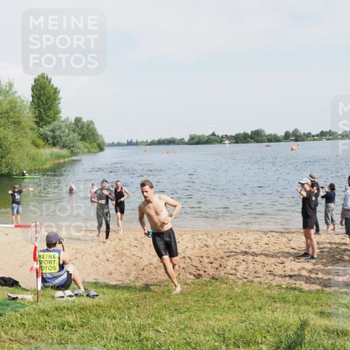 21.06.2025 - 27. Vierlanden-Triathlon MichiJ http://msf.ph/oto/7995147 15.06.2026 09:56:49 Schwimmen 258, 275, 281, 301, 320 meine-sportfotos.de