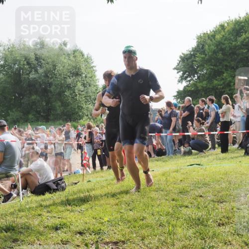 15.06.2025 - 27. Vierlanden-Triathlon KatJ http://msf.ph/oto/7995158 15.06.2025 09:55:03 Schwimmen 319, 326, 336, 344, 361 meine-sportfotos.de