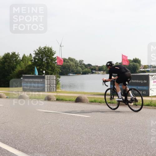 15.06.2025 - 27. Vierlanden-Triathlon H.Heesch http://msf.ph/oto/7995172 15.06.2025 09:16:42 Radfahren 20, 39, 226 meine-sportfotos.de