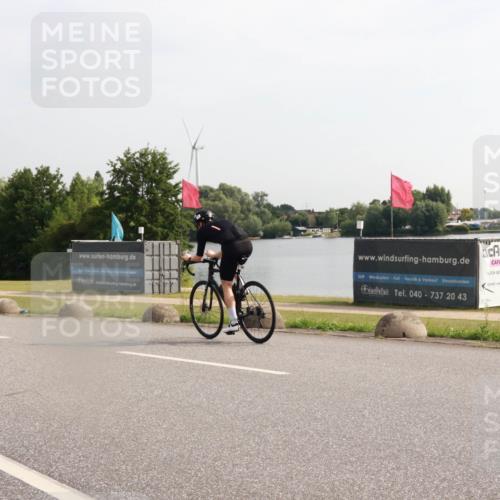 15.06.2025 - 27. Vierlanden-Triathlon H.Heesch http://msf.ph/oto/7995178 15.06.2025 09:16:42 Radfahren 20, 39, 226 meine-sportfotos.de