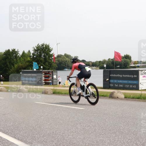 21.06.2025 - 27. Vierlanden-Triathlon H.Heesch http://msf.ph/oto/7995228 15.06.2025 11:25:29 Radfahren 68, 97, 169, 792 meine-sportfotos.de