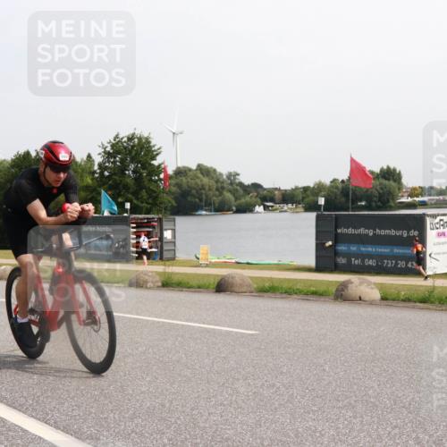 21.06.2025 - 27. Vierlanden-Triathlon H.Heesch http://msf.ph/oto/7995242 15.06.2025 11:25:31 Radfahren 68, 97, 143, 169, 233, 792, 888 meine-sportfotos.de