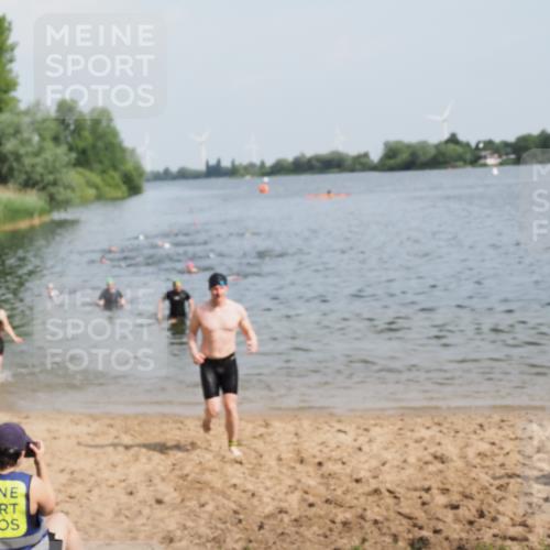 21.06.2025 - 27. Vierlanden-Triathlon MichiJ http://msf.ph/oto/7995257 15.06.2026 09:56:58 Schwimmen 258, 301, 325, 1399 meine-sportfotos.de