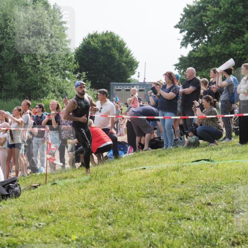 15.06.2025 - 27. Vierlanden-Triathlon KatJ http://msf.ph/oto/7995264 15.06.2025 09:55:09 Schwimmen 299, 311, 326, 336, 344 meine-sportfotos.de
