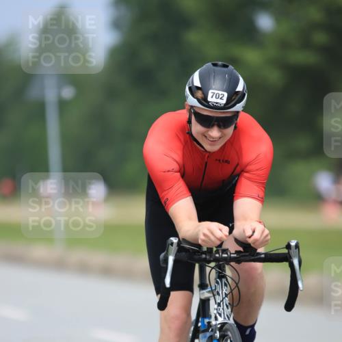 21.06.2025 - 27. Vierlanden-Triathlon H.Heesch http://msf.ph/oto/7995267 15.06.2025 12:15:17 Radfahren 643, 688, 702, 831, 924 meine-sportfotos.de