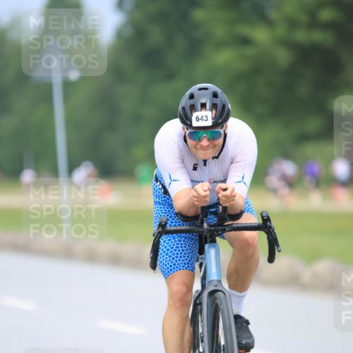 21.06.2025 - 27. Vierlanden-Triathlon H.Heesch http://msf.ph/oto/7995272 15.06.2025 12:15:21 Radfahren 643, 688, 702, 746, 924, 1044, 1045, 1046, 1047, 1048 meine-sportfotos.de