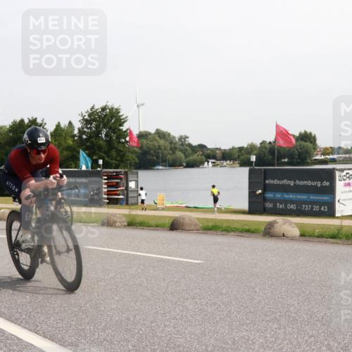 21.06.2025 - 27. Vierlanden-Triathlon H.Heesch http://msf.ph/oto/7995342 15.06.2025 11:26:11 Radfahren 652, 682, 800, 919 meine-sportfotos.de