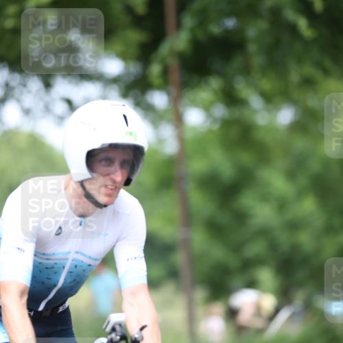 15.06.2025 - 7 Türme Triathlon Yannick Fuchs http://msf.ph/oto/7995343 15.06.2025 13:10:46 Radfahren 210, 359, 472, 486, 526, 529, 593, 675 meine-sportfotos.de