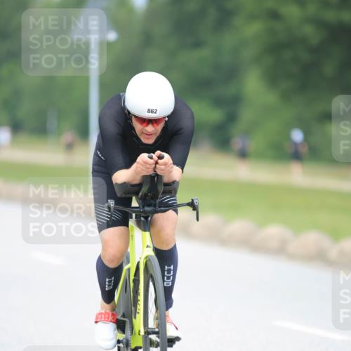 21.06.2025 - 27. Vierlanden-Triathlon H.Heesch http://msf.ph/oto/7995345 15.06.2025 12:16:43 Radfahren 808, 838, 862, 918 meine-sportfotos.de