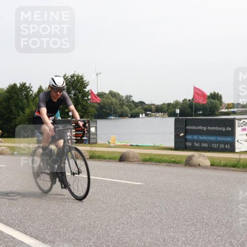 21.06.2025 - 27. Vierlanden-Triathlon H.Heesch http://msf.ph/oto/7995369 15.06.2025 11:26:18 Radfahren 18, 798, 800, 881, 911 meine-sportfotos.de