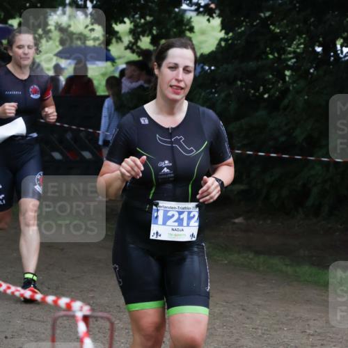 21.06.2025 - 27. Vierlanden-Triathlon Lena Gebhardt http://msf.ph/oto/7995389 15.06.2025 13:51:04 Laufen 1212 meine-sportfotos.de