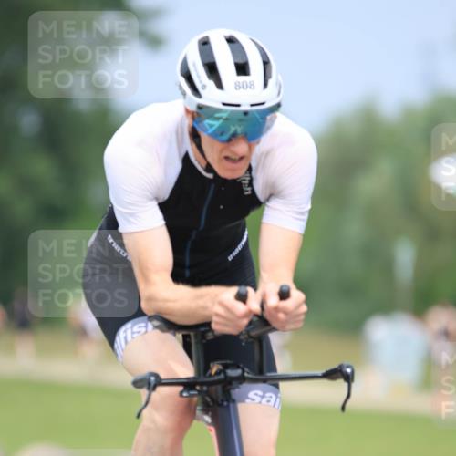 21.06.2025 - 27. Vierlanden-Triathlon H.Heesch http://msf.ph/oto/7995400 15.06.2025 12:16:47 Radfahren 808, 862, 918 meine-sportfotos.de