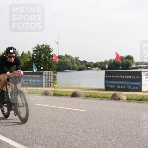 15.06.2025 - 27. Vierlanden-Triathlon H.Heesch http://msf.ph/oto/7995418 15.06.2025 09:18:53 Radfahren 45, 59, 64, 138 meine-sportfotos.de