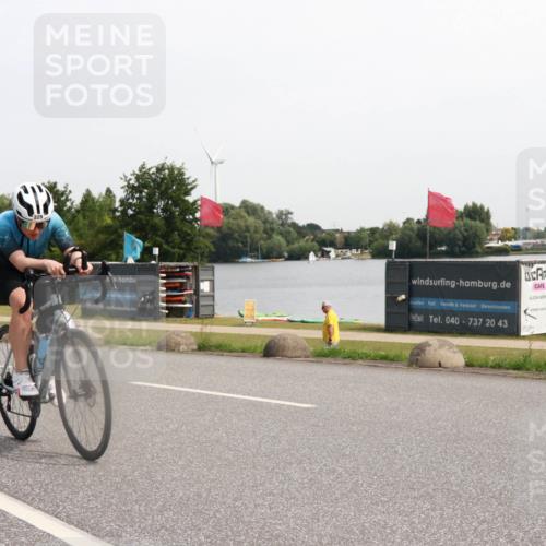 21.06.2025 - 27. Vierlanden-Triathlon H.Heesch http://msf.ph/oto/7995422 15.06.2025 11:26:36 Radfahren 151, 229 meine-sportfotos.de