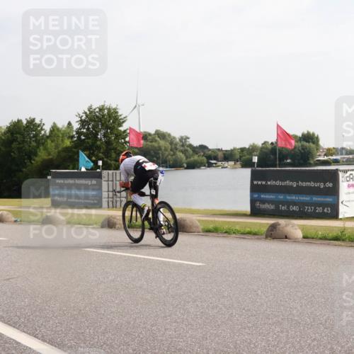 15.06.2025 - 27. Vierlanden-Triathlon H.Heesch http://msf.ph/oto/7995433 15.06.2025 09:19:14 Radfahren 182 meine-sportfotos.de