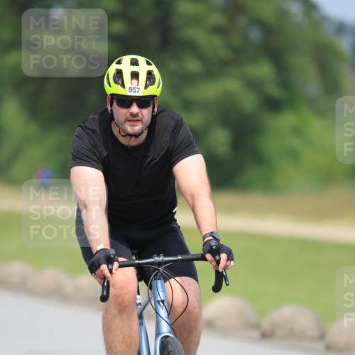 21.06.2025 - 27. Vierlanden-Triathlon H.Heesch http://msf.ph/oto/7995435 15.06.2025 12:05:29 Radfahren 891, 931, 940, 957, 989, 990, 991, 992, 993 meine-sportfotos.de