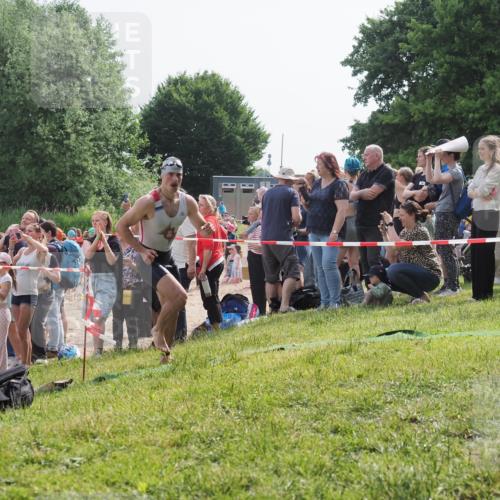 15.06.2025 - 27. Vierlanden-Triathlon KatJ http://msf.ph/oto/7995487 15.06.2025 09:55:13 Schwimmen 299, 306, 311, 326 meine-sportfotos.de