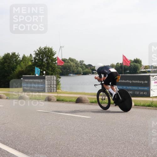 15.06.2025 - 27. Vierlanden-Triathlon H.Heesch http://msf.ph/oto/7995489 15.06.2025 09:19:34 Radfahren 120, 122, 128 meine-sportfotos.de