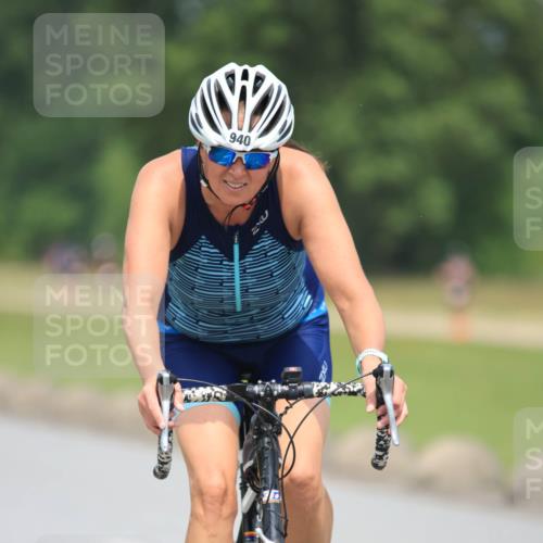 21.06.2025 - 27. Vierlanden-Triathlon H.Heesch http://msf.ph/oto/7995494 15.06.2025 12:05:36 Radfahren 251, 891, 940 meine-sportfotos.de