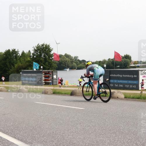 21.06.2025 - 27. Vierlanden-Triathlon H.Heesch http://msf.ph/oto/7995508 15.06.2025 11:27:12 Radfahren 205, 825 meine-sportfotos.de