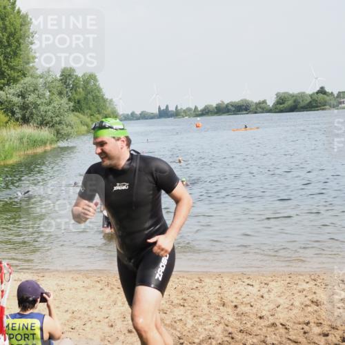 21.06.2025 - 27. Vierlanden-Triathlon MichiJ http://msf.ph/oto/7995509 15.06.2026 09:57:12 Schwimmen 263, 296, 343, 1399 meine-sportfotos.de