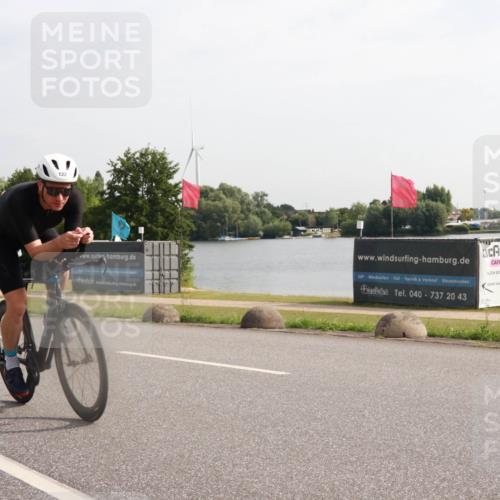 15.06.2025 - 27. Vierlanden-Triathlon H.Heesch http://msf.ph/oto/7995525 15.06.2025 09:19:36 Radfahren 120, 122, 128 meine-sportfotos.de