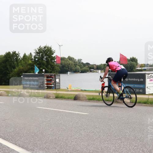 21.06.2025 - 27. Vierlanden-Triathlon H.Heesch http://msf.ph/oto/7995547 15.06.2025 11:27:23 Radfahren 885 meine-sportfotos.de