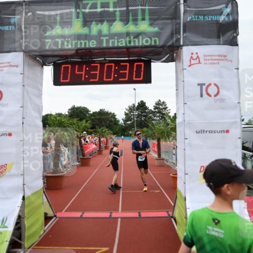 15.06.2025 - 7 Türme Triathlon Michael Strokosch http://msf.ph/oto/7995548 15.06.2025 14:30:29 Ziel 464, 753, 785, 843 meine-sportfotos.de