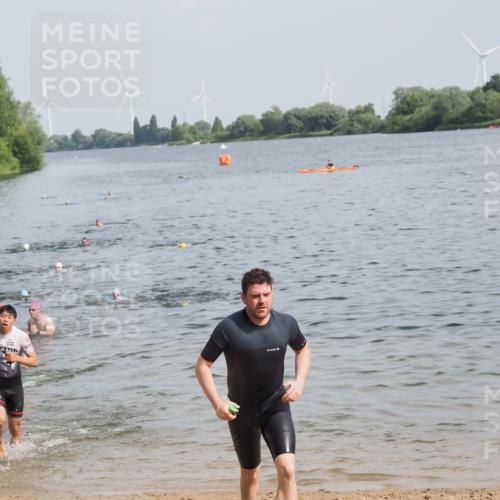 21.06.2025 - 27. Vierlanden-Triathlon MichiJ http://msf.ph/oto/7995581 15.06.2026 09:57:15 Schwimmen 263, 293, 296, 343 meine-sportfotos.de