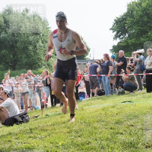 15.06.2025 - 27. Vierlanden-Triathlon KatJ http://msf.ph/oto/7995614 15.06.2025 09:55:15 Schwimmen 299, 306, 311, 326 meine-sportfotos.de