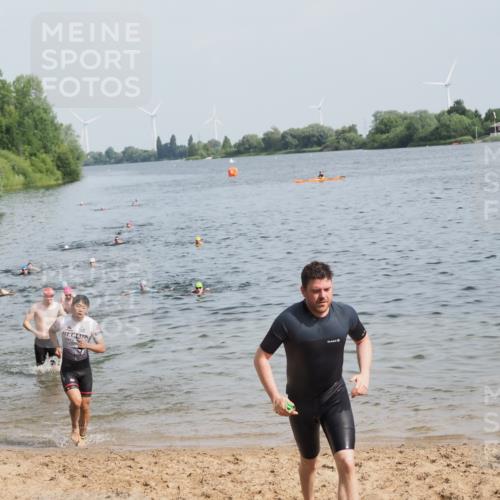 21.06.2025 - 27. Vierlanden-Triathlon MichiJ http://msf.ph/oto/7995623 15.06.2026 09:57:16 Schwimmen 263, 293, 296, 343 meine-sportfotos.de