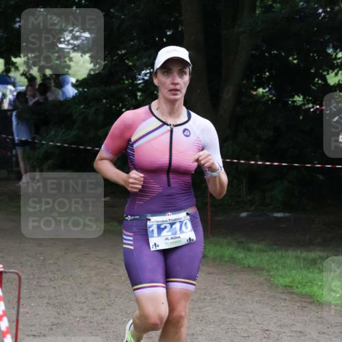 21.06.2025 - 27. Vierlanden-Triathlon Lena Gebhardt http://msf.ph/oto/7995625 15.06.2025 13:51:15 Laufen 20, 1210 meine-sportfotos.de