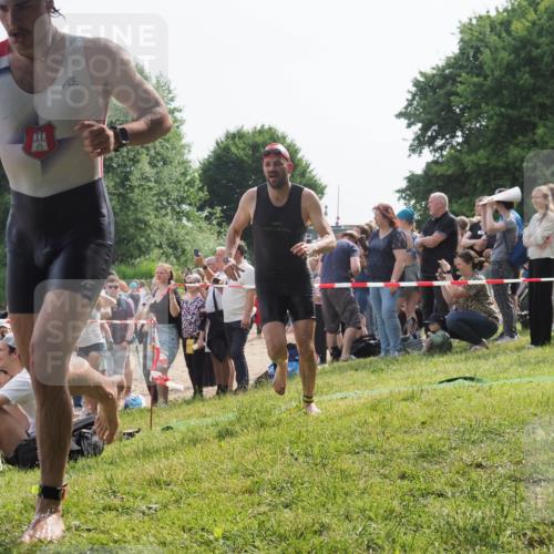 15.06.2025 - 27. Vierlanden-Triathlon KatJ http://msf.ph/oto/7995628 15.06.2025 09:55:16 Schwimmen 299, 306, 311, 326 meine-sportfotos.de