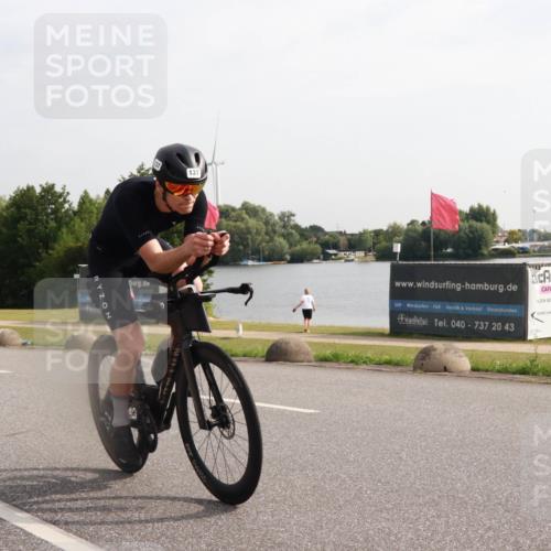 15.06.2025 - 27. Vierlanden-Triathlon H.Heesch http://msf.ph/oto/7995644 15.06.2025 09:20:17 Radfahren 137 meine-sportfotos.de