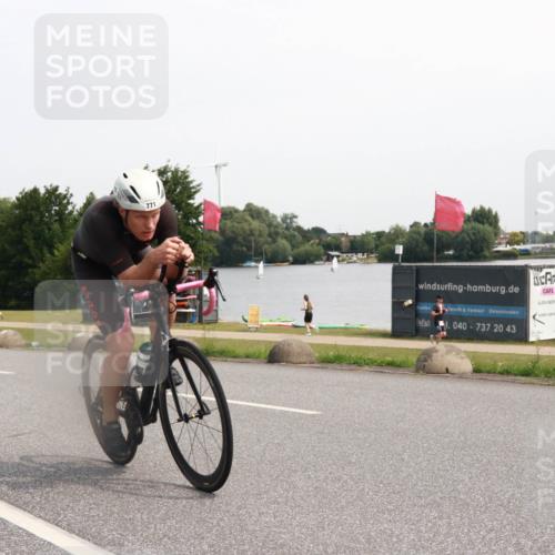 21.06.2025 - 27. Vierlanden-Triathlon H.Heesch http://msf.ph/oto/7995647 15.06.2025 11:27:50 Radfahren 771 meine-sportfotos.de