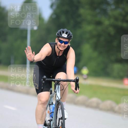 21.06.2025 - 27. Vierlanden-Triathlon H.Heesch http://msf.ph/oto/7995650 15.06.2025 12:18:02 Radfahren 742 meine-sportfotos.de