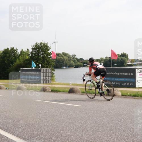15.06.2025 - 27. Vierlanden-Triathlon H.Heesch http://msf.ph/oto/7995652 15.06.2025 09:20:21 Radfahren 137 meine-sportfotos.de