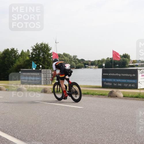 15.06.2025 - 27. Vierlanden-Triathlon H.Heesch http://msf.ph/oto/7995680 15.06.2025 09:20:37 Radfahren 73, 229 meine-sportfotos.de