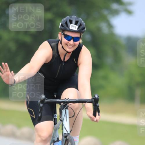 21.06.2025 - 27. Vierlanden-Triathlon H.Heesch http://msf.ph/oto/7995683 15.06.2025 12:18:03 Radfahren 742 meine-sportfotos.de