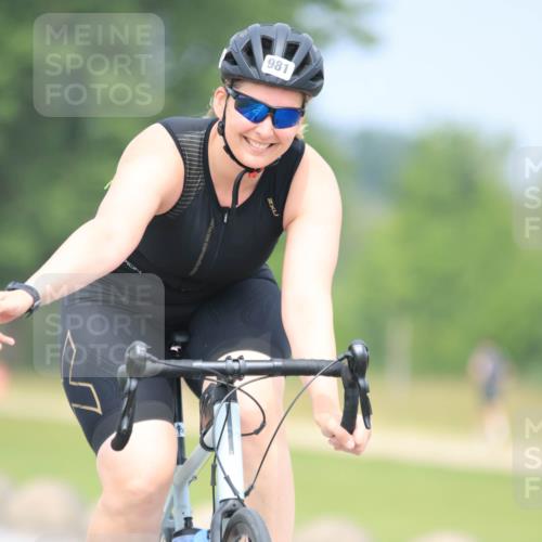 21.06.2025 - 27. Vierlanden-Triathlon H.Heesch http://msf.ph/oto/7995690 15.06.2025 12:18:04 Radfahren 742 meine-sportfotos.de