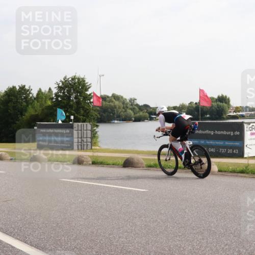 15.06.2025 - 27. Vierlanden-Triathlon H.Heesch http://msf.ph/oto/7995695 15.06.2025 09:20:48 Radfahren 88, 194 meine-sportfotos.de