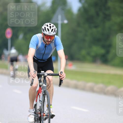 21.06.2025 - 27. Vierlanden-Triathlon H.Heesch http://msf.ph/oto/7995699 15.06.2025 12:18:17 Radfahren 683 meine-sportfotos.de