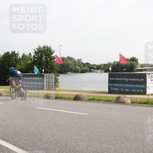 15.06.2025 - 27. Vierlanden-Triathlon H.Heesch http://msf.ph/oto/7995713 15.06.2025 09:20:53 Radfahren 21, 88, 121, 194 meine-sportfotos.de
