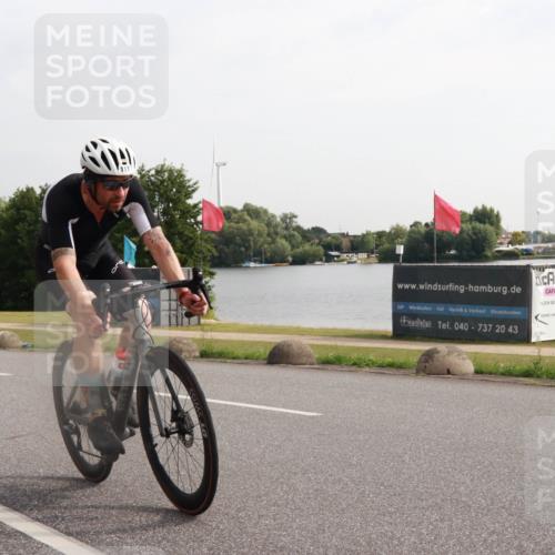 15.06.2025 - 27. Vierlanden-Triathlon H.Heesch http://msf.ph/oto/7995722 15.06.2025 09:20:58 Radfahren 21, 111 meine-sportfotos.de