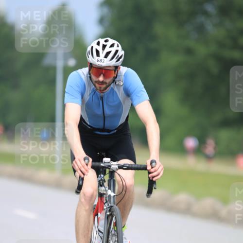 21.06.2025 - 27. Vierlanden-Triathlon H.Heesch http://msf.ph/oto/7995724 15.06.2025 12:18:18 Radfahren 683 meine-sportfotos.de