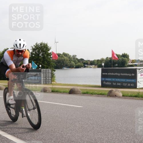 15.06.2025 - 27. Vierlanden-Triathlon H.Heesch http://msf.ph/oto/7995730 15.06.2025 09:21:06 Radfahren 145, 213 meine-sportfotos.de
