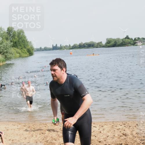 21.06.2025 - 27. Vierlanden-Triathlon MichiJ http://msf.ph/oto/7995732 15.06.2026 09:57:18 Schwimmen 263, 293, 296, 343 meine-sportfotos.de